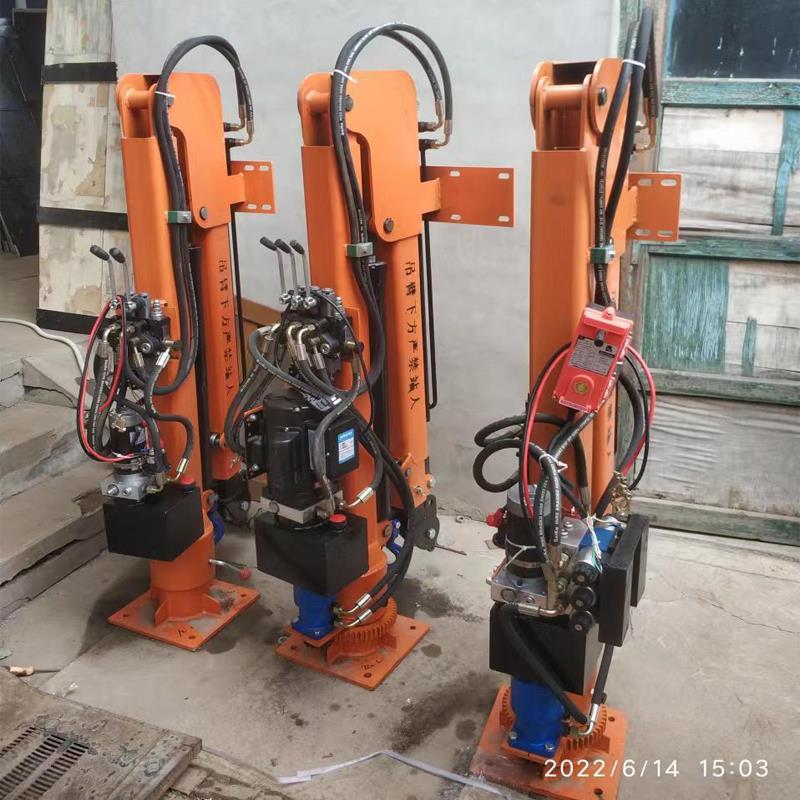 东胜区重汽蓝牌随车吊 3.2吨 国六动力强 液压驱动 农用自卸起重机